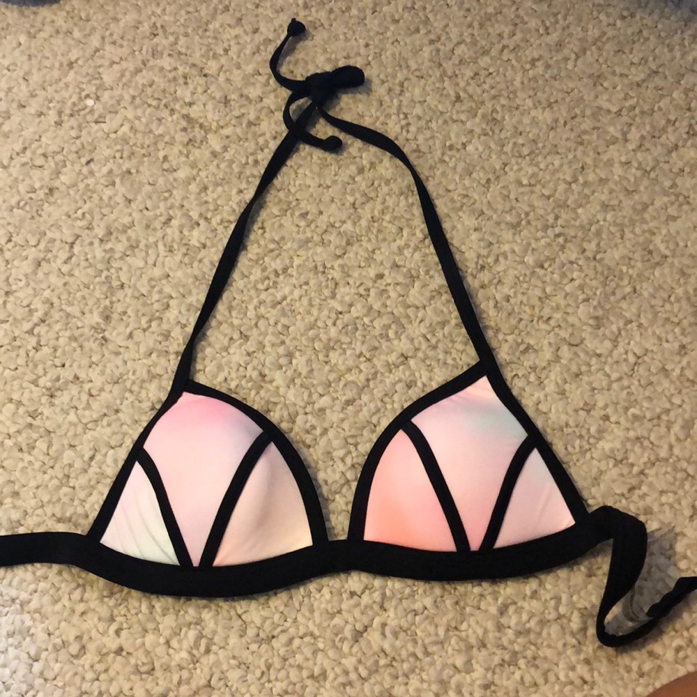 Bikini top.
